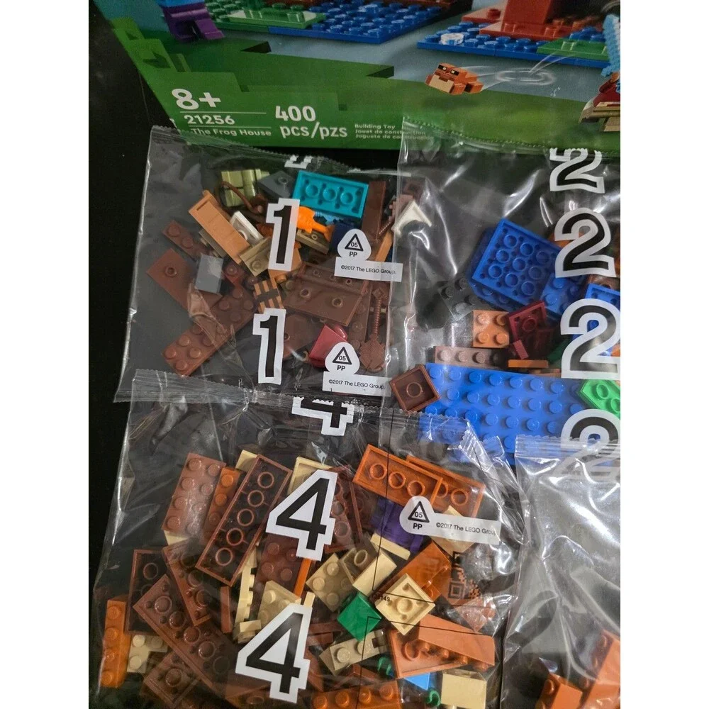 Lego Minecraft The Frog House 21256 NEW
